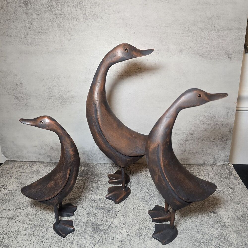 RARE VTG Square Nest Ducks Carved Wooden Ducks Lot of 3 Dark Wood Amber Eyes - Picture 2 of 10